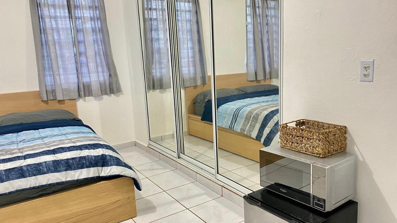 All You Need Studios Walking Distance To Beach Isla Verde San Juan Eksteriør billede